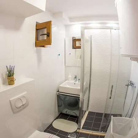 Eden Garden Apartment