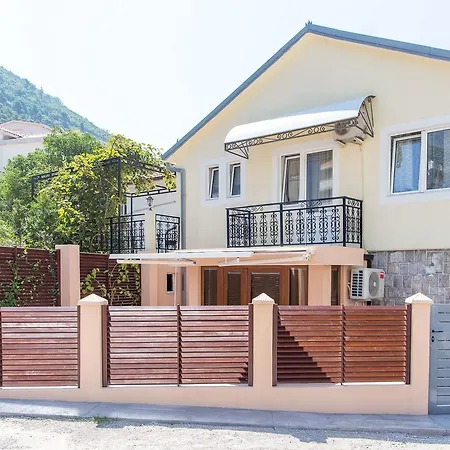 Apartment Eden Garden Budva